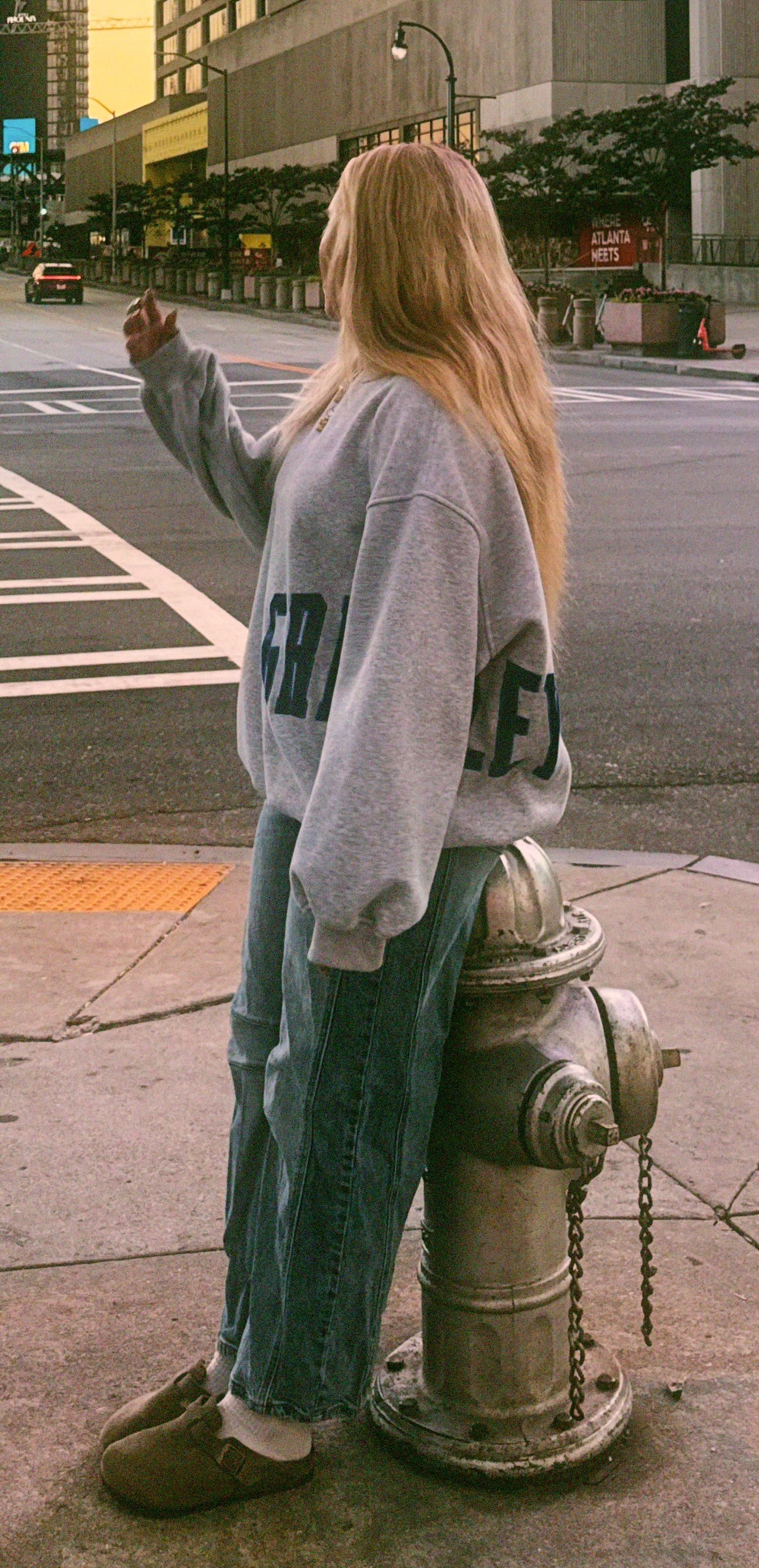 GRIMSLEY CREWNECK
